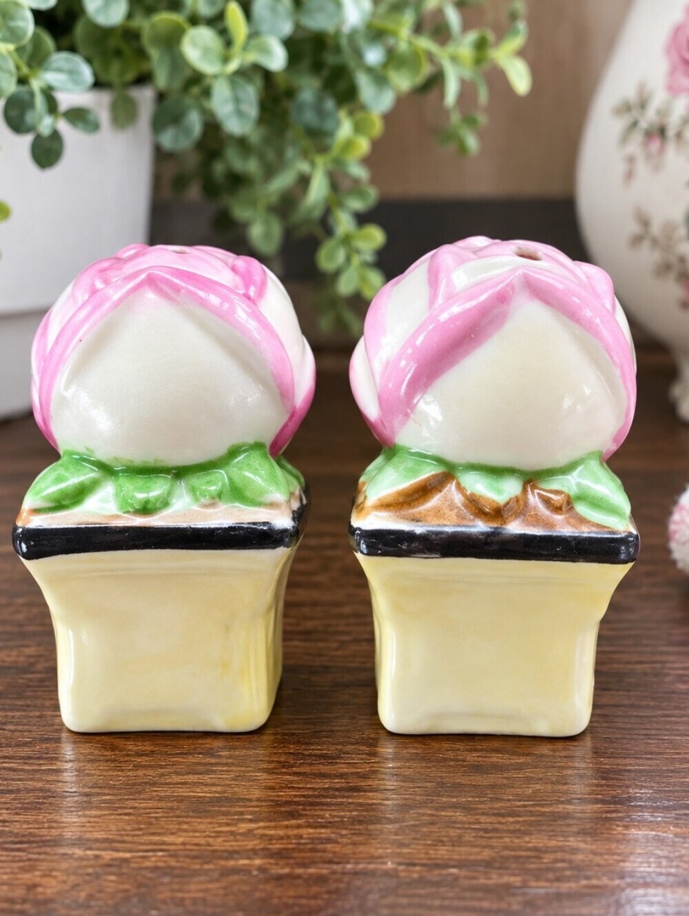 Vintage Japan Pink Rose Bud Topiary Flower Pot Salt & Pepper Shakers MCM Kitsch